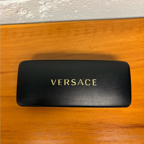Versace eyeglass case with box - Picture 2 of 9